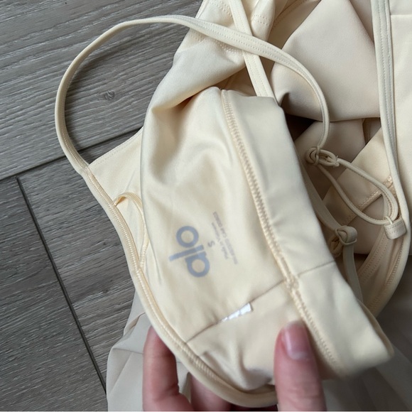 Alo Limited Edition French Vanilla Set - Picture 3 of 4